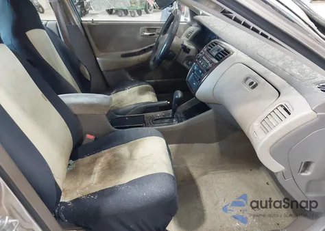 2000 Honda Accord 2.3 Se z USA, uszkodzony, nr VIN 1HGCG6693YA083187